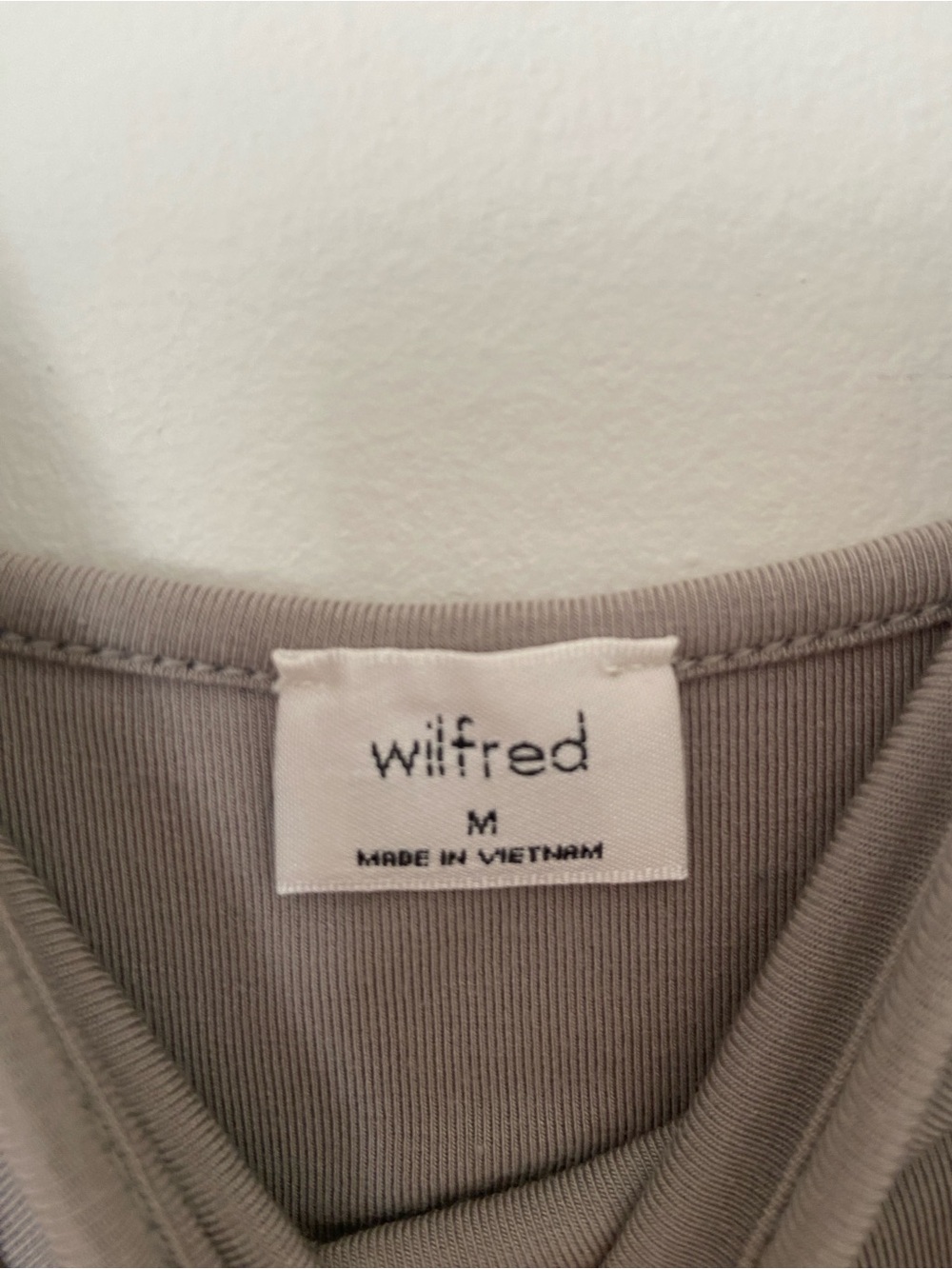 Wilfred Aritzia Market Midi Dress in Light Grey Taupe size Medium - Picture 6 of 9